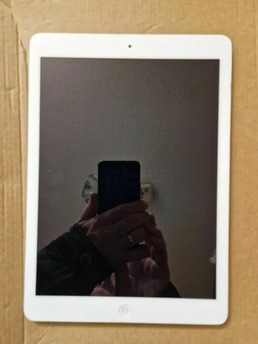 Apple Ipad Air, 1st Generation, 16GB - Image 4