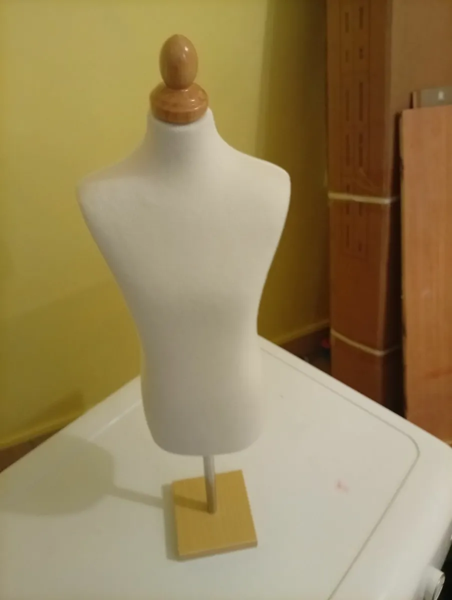 mannequin - Image 3