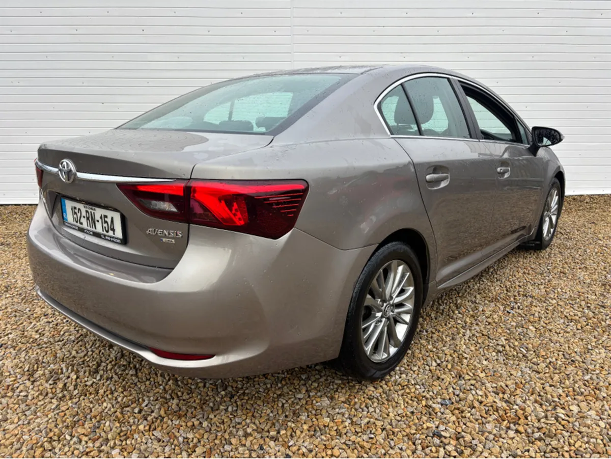 Toyota Avensis 2.0 D LUNA 4DR - Image 3
