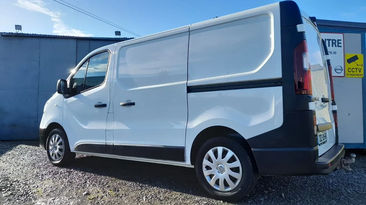 202 Renault Trafic 2.0 dci 120 business - Image 3