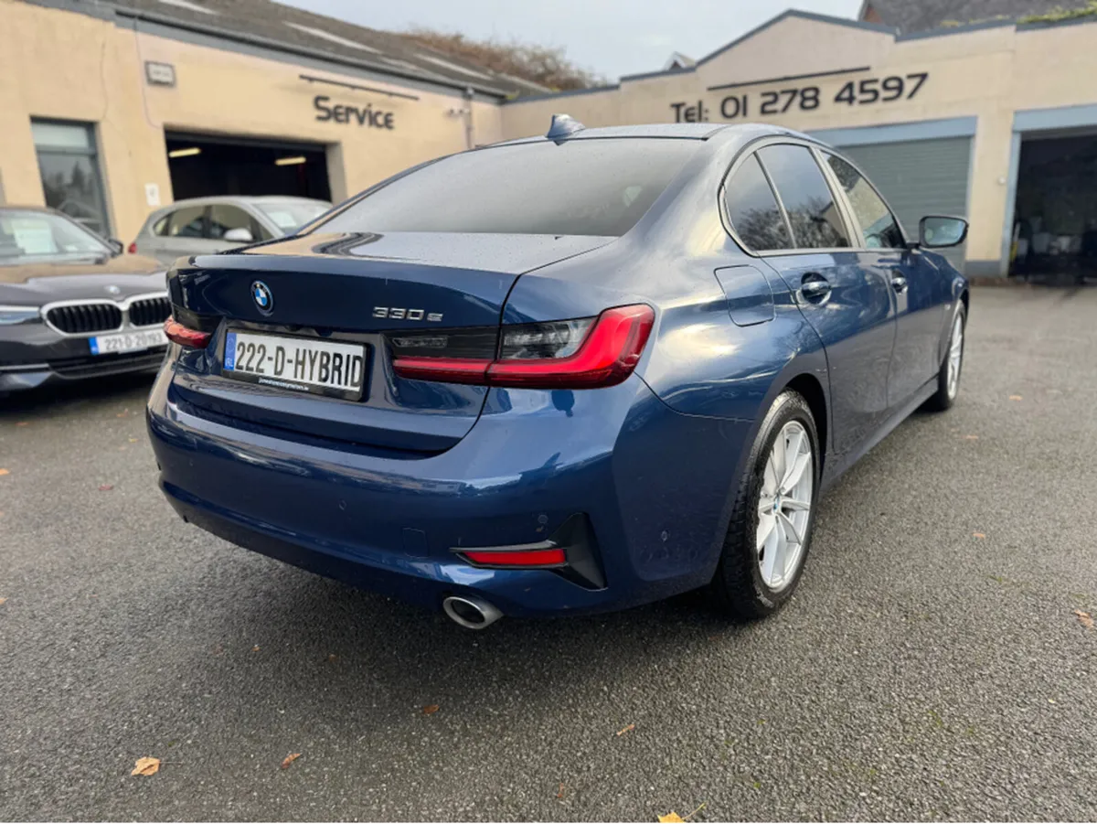 BMW 3-Series ****BLACK FRIDAY SALE****330E SE PRO - Image 4