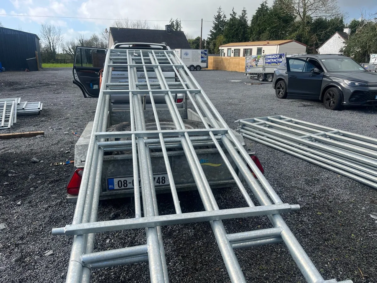 Extendable , Gates , barriers and sheep pens - Image 3