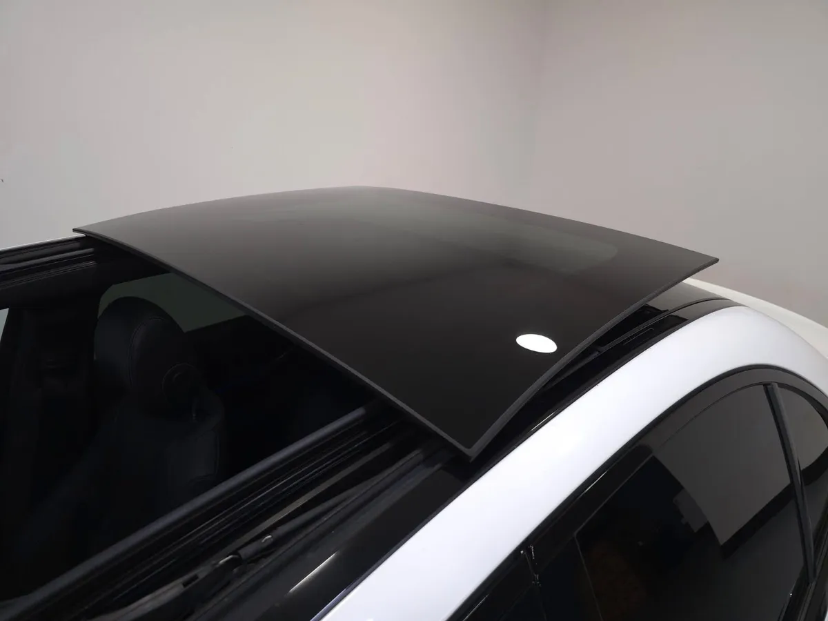 Mercedes-Benz E-Class AMG Line Premium - Image 4