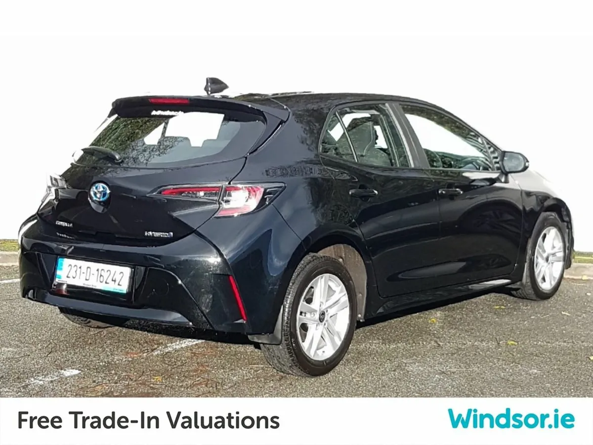 Toyota Corolla 1.8 Hybrid Luna Hatchback - Image 3