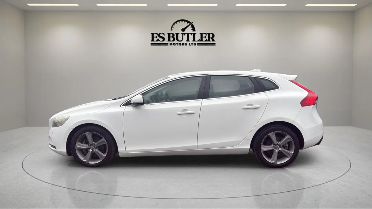 2014 Volvo V40 1.6L AUTO ONLY 78,000KMS 1YR WARRAN - Image 2