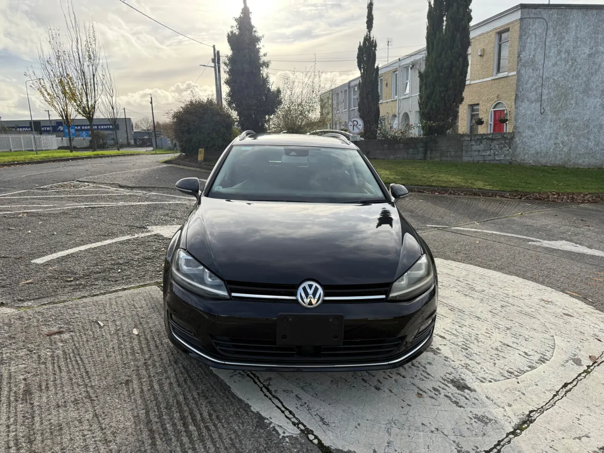 Volkswagen Golf Estate 2016 Auto 50,000 kms - Image 2