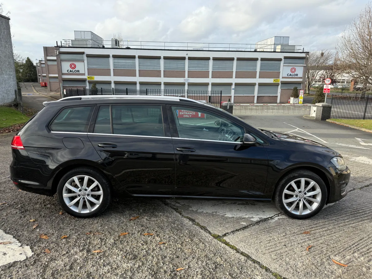 Volkswagen Golf Estate 2016 Auto 50,000 kms - Image 4