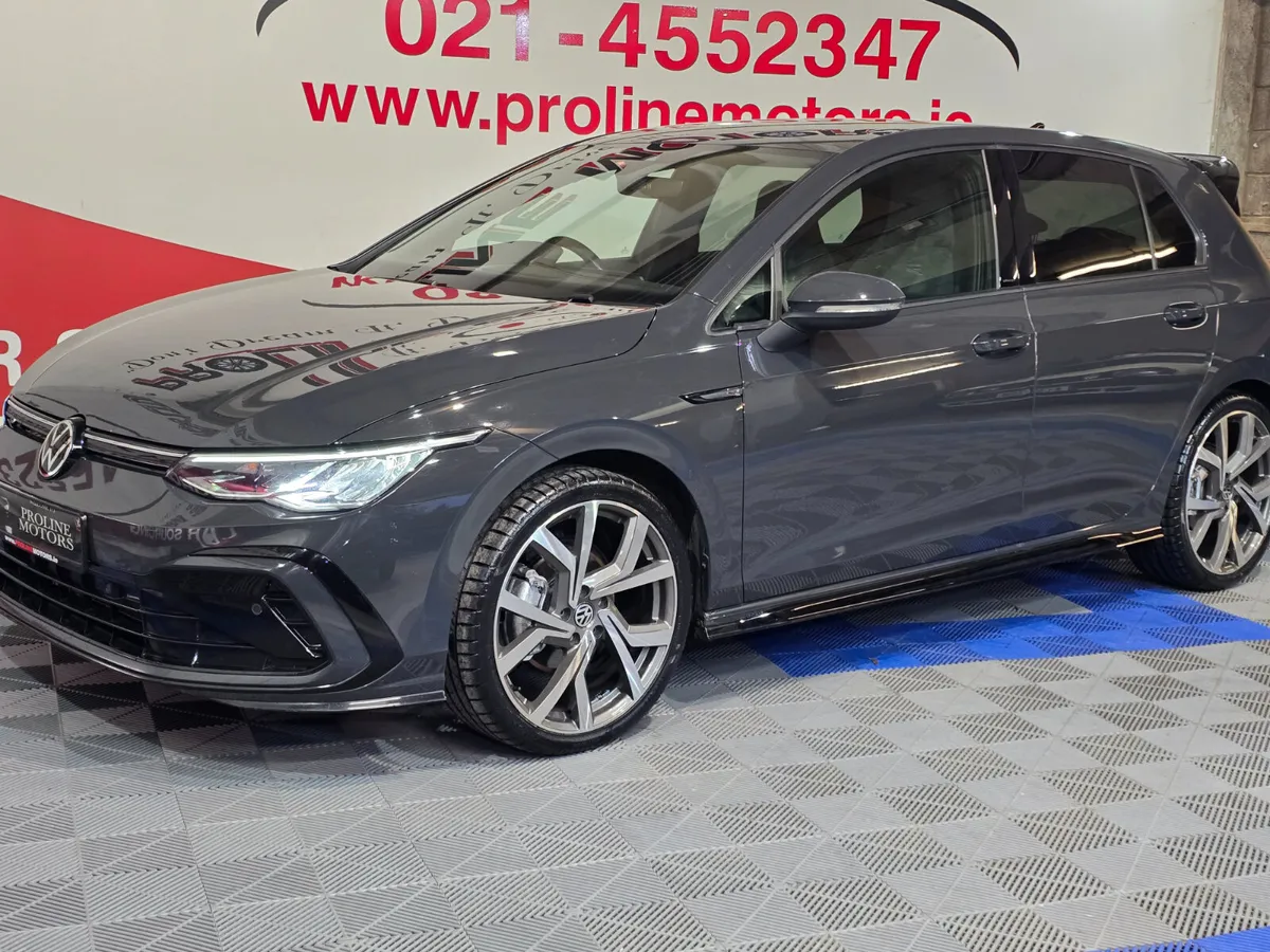 VW GOLF 2.0 TDI R-LINE IN STUNNING URANO GREY - Image 3