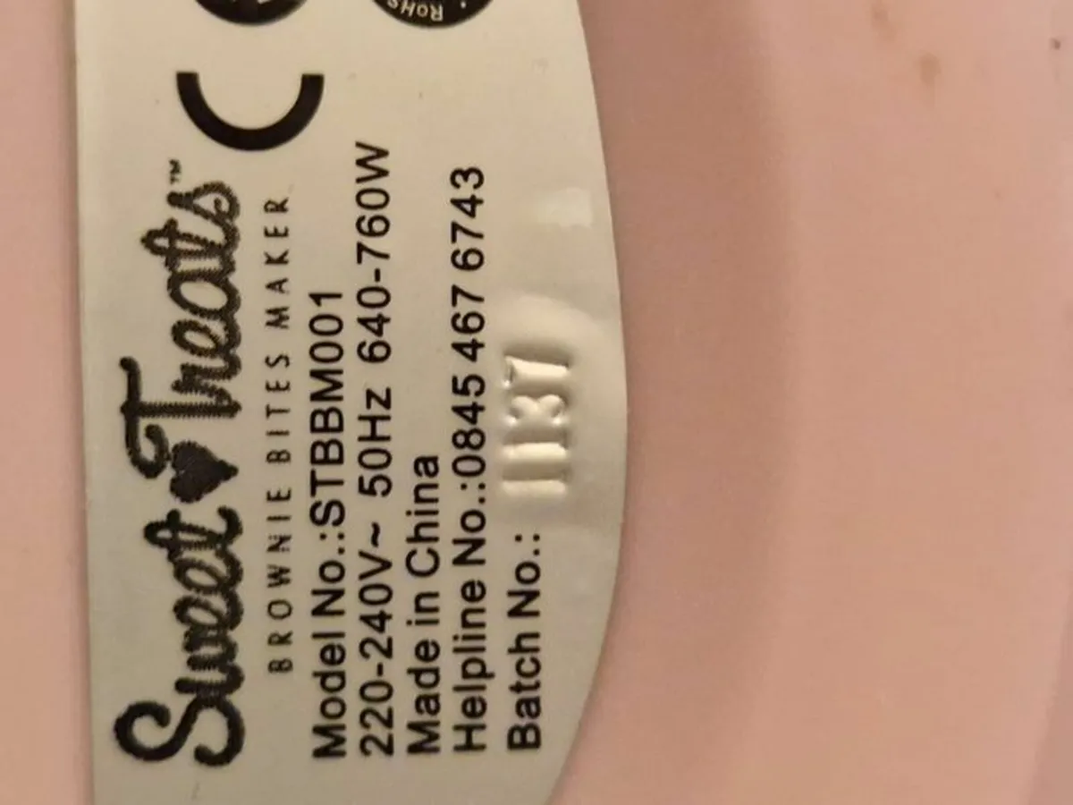 NEW Sweet Treats Brownie Bite Maker Model STBBM001 - Image 4