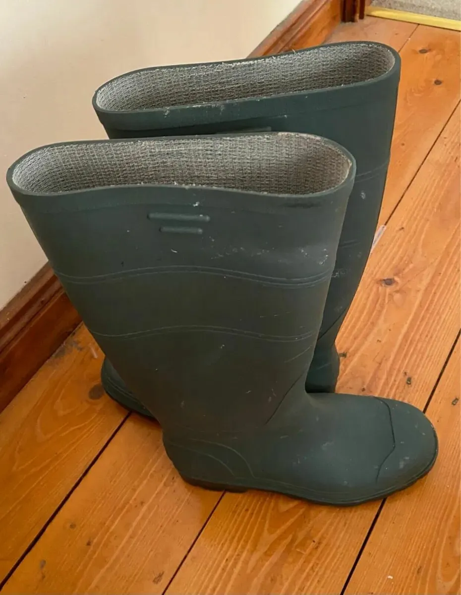 Green Wellington Boots Size 40 / 7, Worn Once Only - Image 4