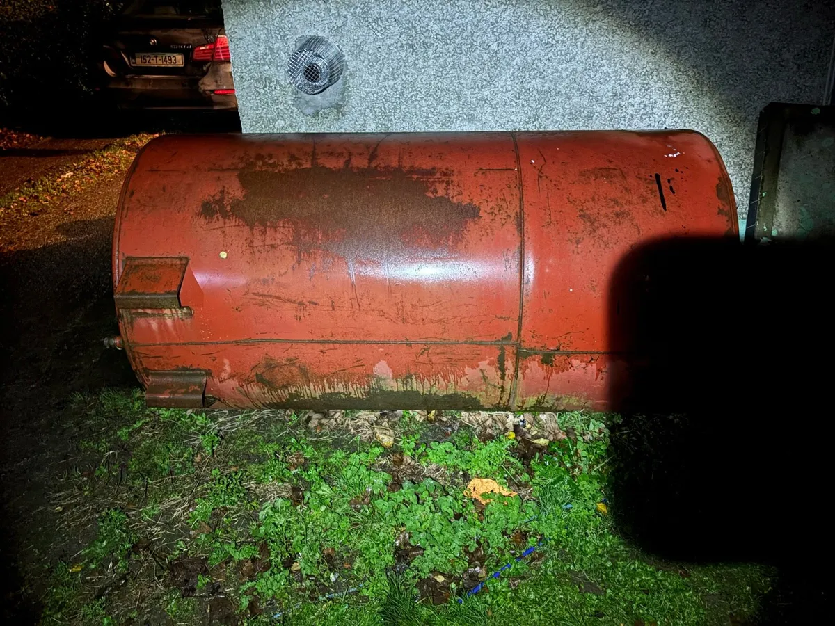 300 gallon tank - Image 2