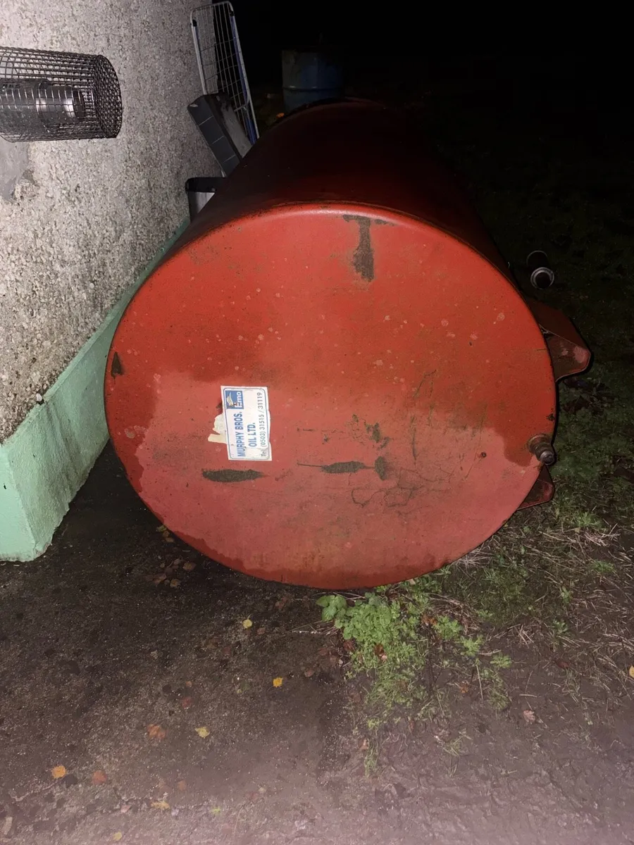 300 gallon tank - Image 1