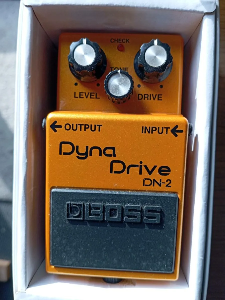 Boss case/guitar pedals/mixer - Image 3