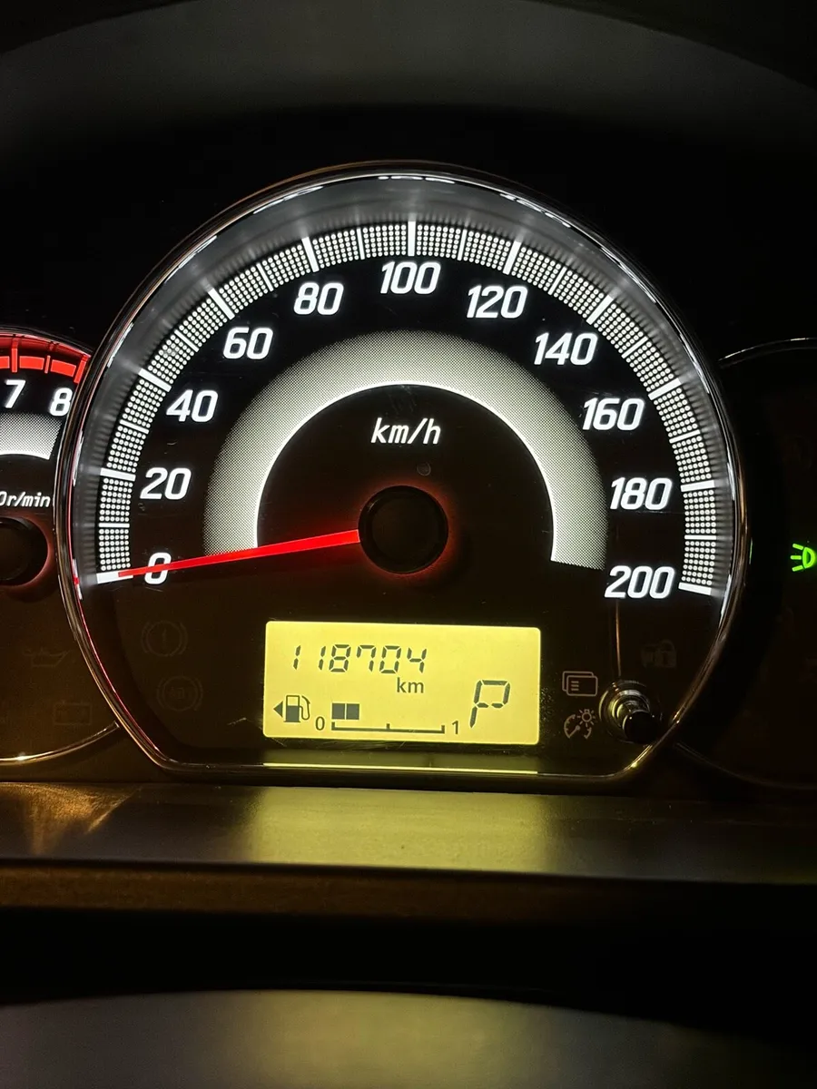 Mitsubishi Mirage - automatic - Image 3