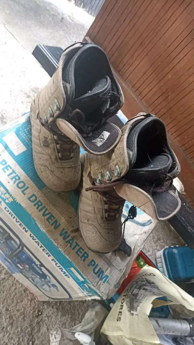 Snowboarding boots - Image 2