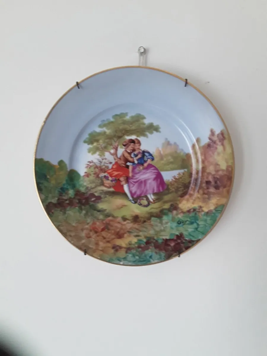 Lovely vintage porcelain collectible plate - Image 3