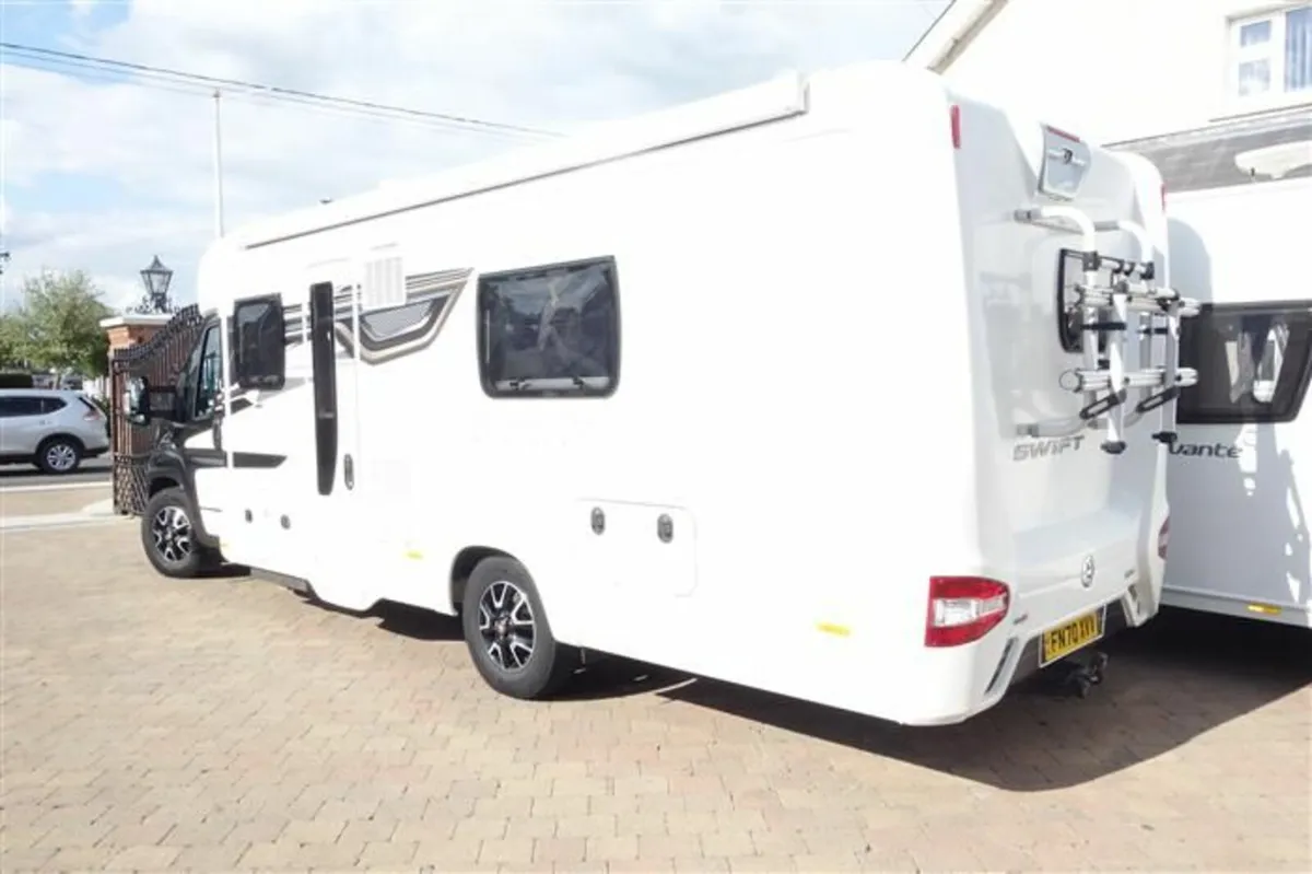 2021 Fiat ducato low profile fixed bed - Image 2