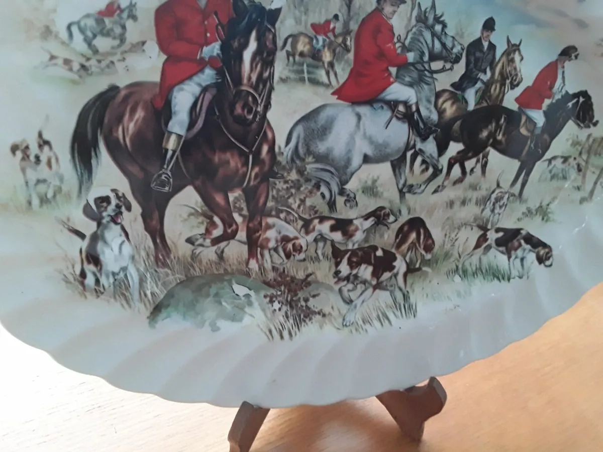 Lovely collectible plate Huntsman scene - Image 3