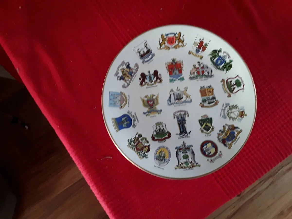 Scottish family tree collectibles plate - Image 1