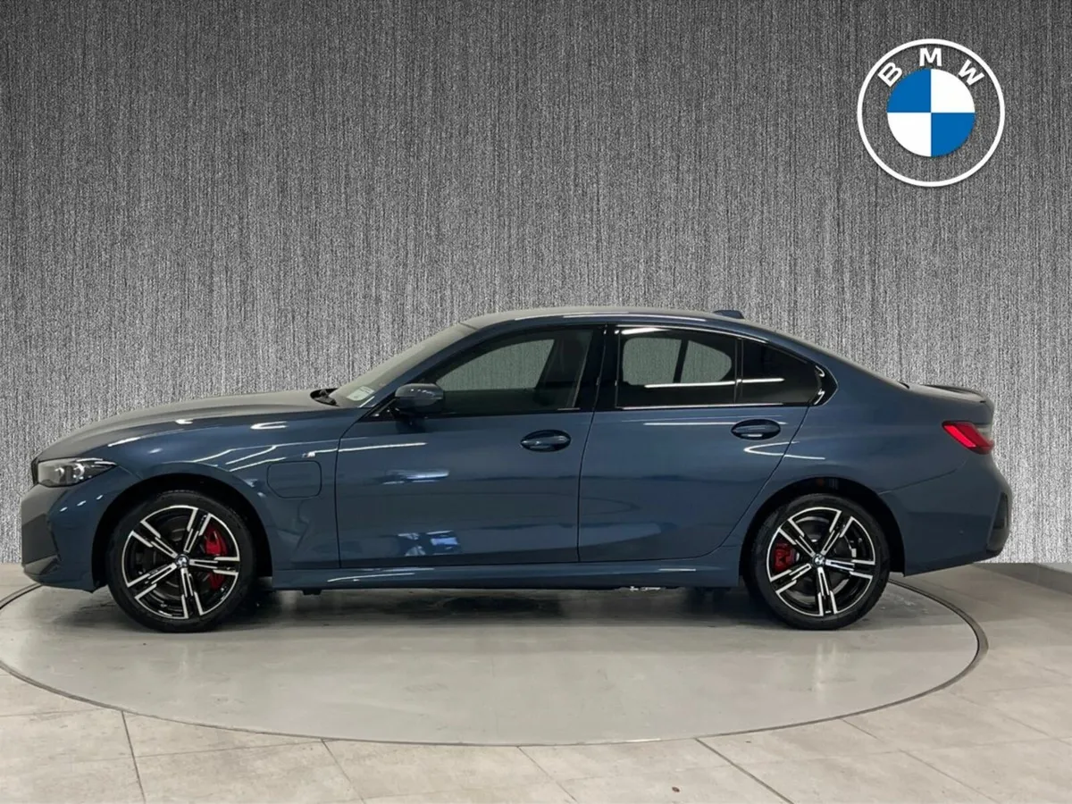 BMW 3-Series 330e PHEV M Sport Saloon IMMEDIATE DE - Image 4