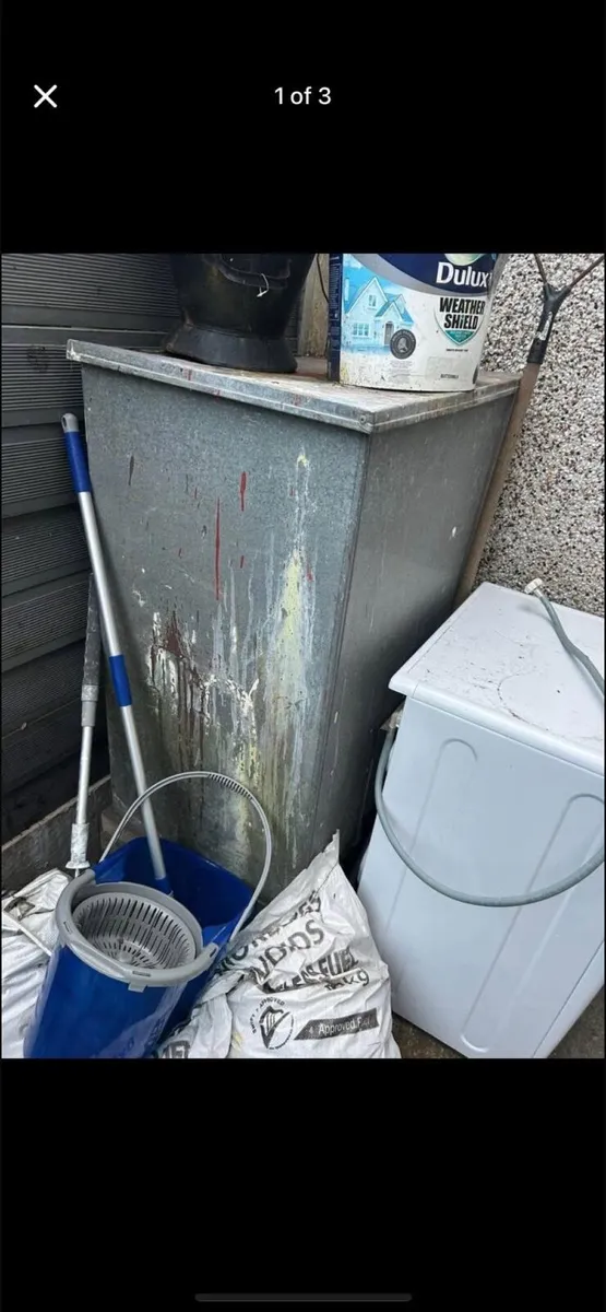 Coal bunker & coal - Image 1