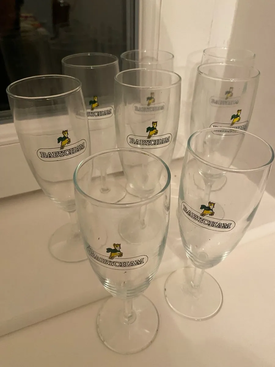 Very Rare Set of Eight Babycham Flutes - Image 1