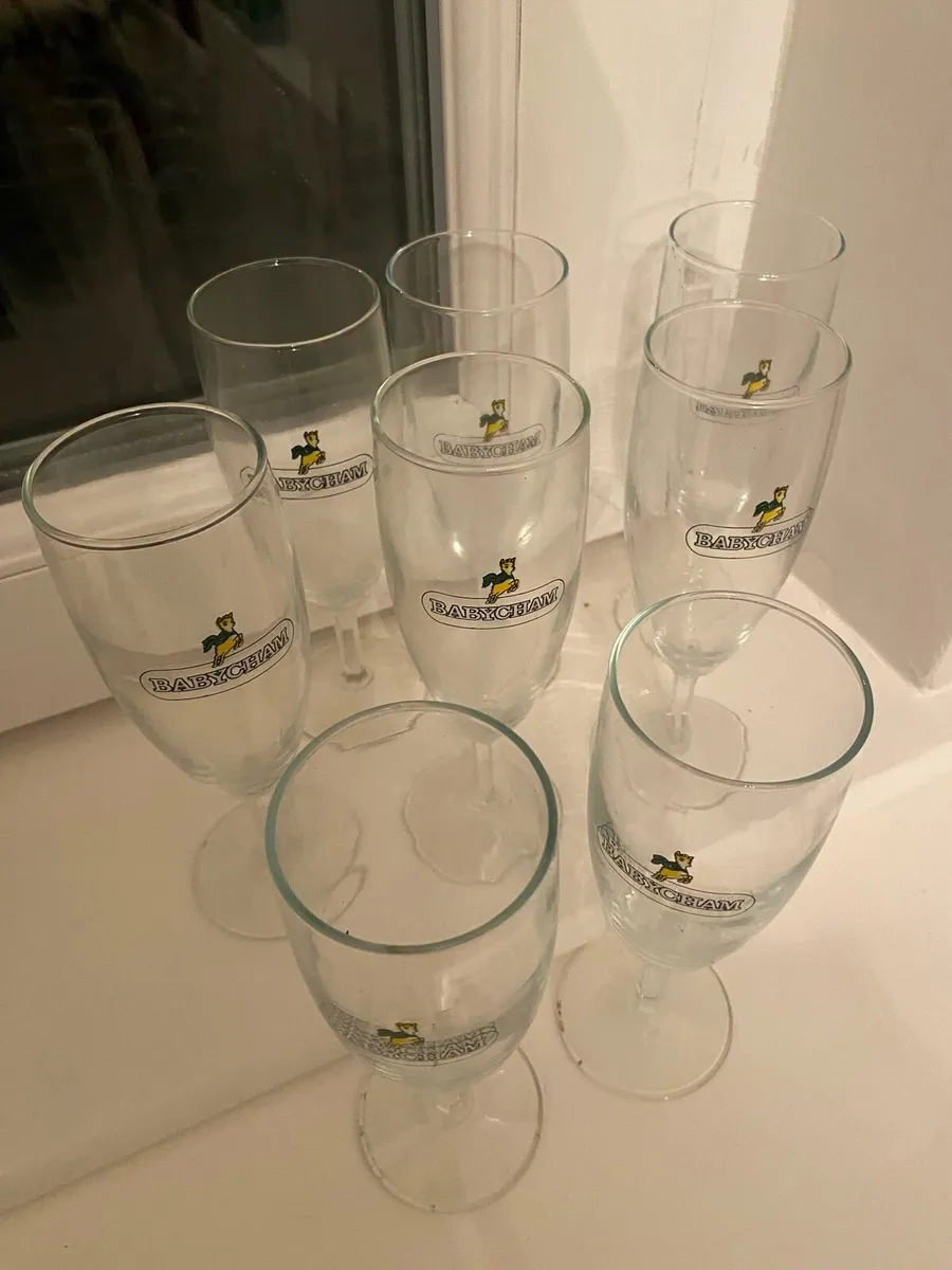 Very Rare Set of Eight Babycham Flutes - Image 2