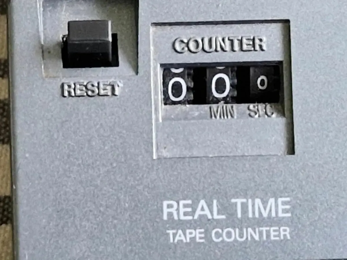 Sanyo Dictaphone with Manual &Foot Pedal Controls - Image 3