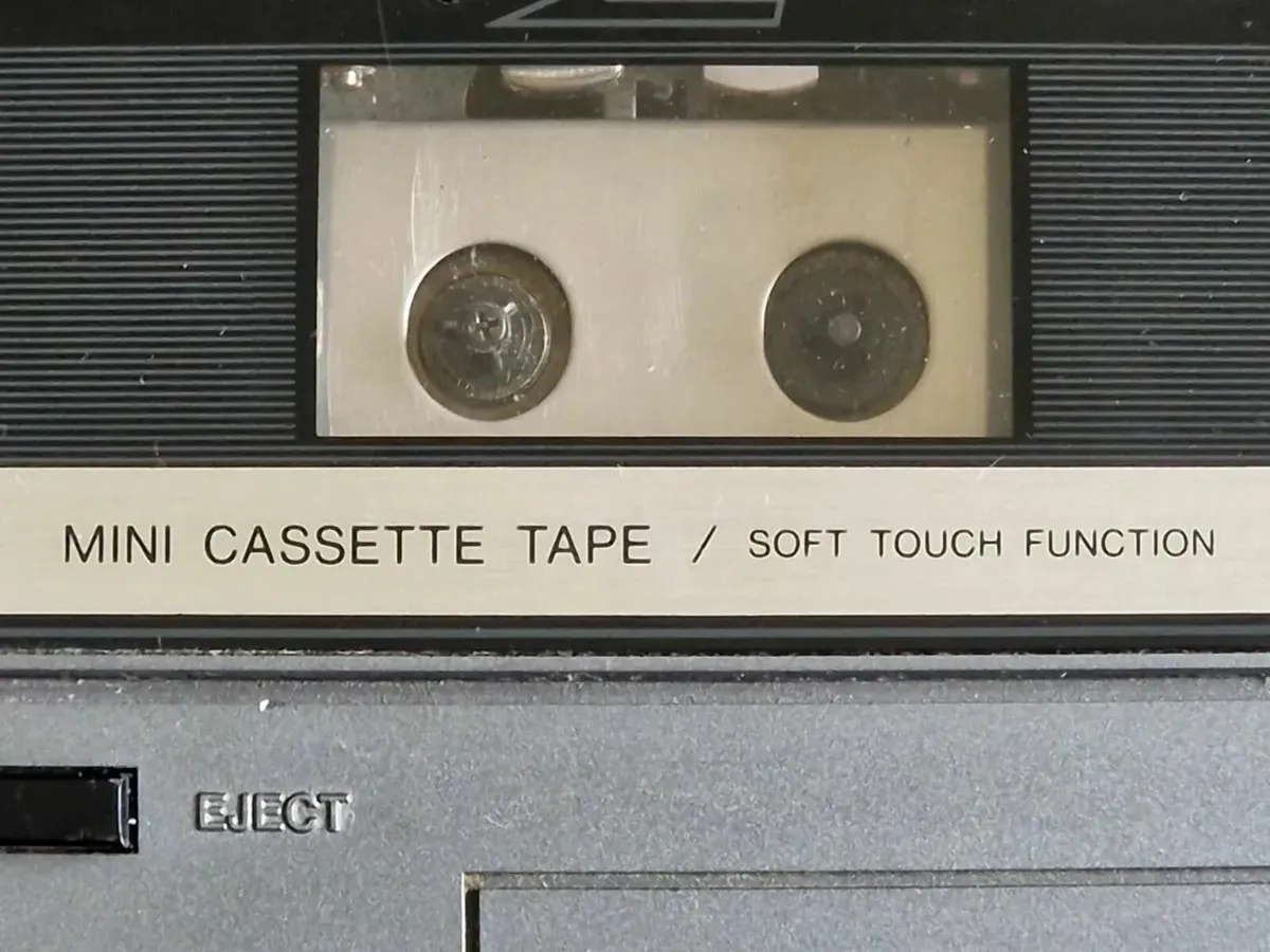 Sanyo Dictaphone with Manual &Foot Pedal Controls - Image 4