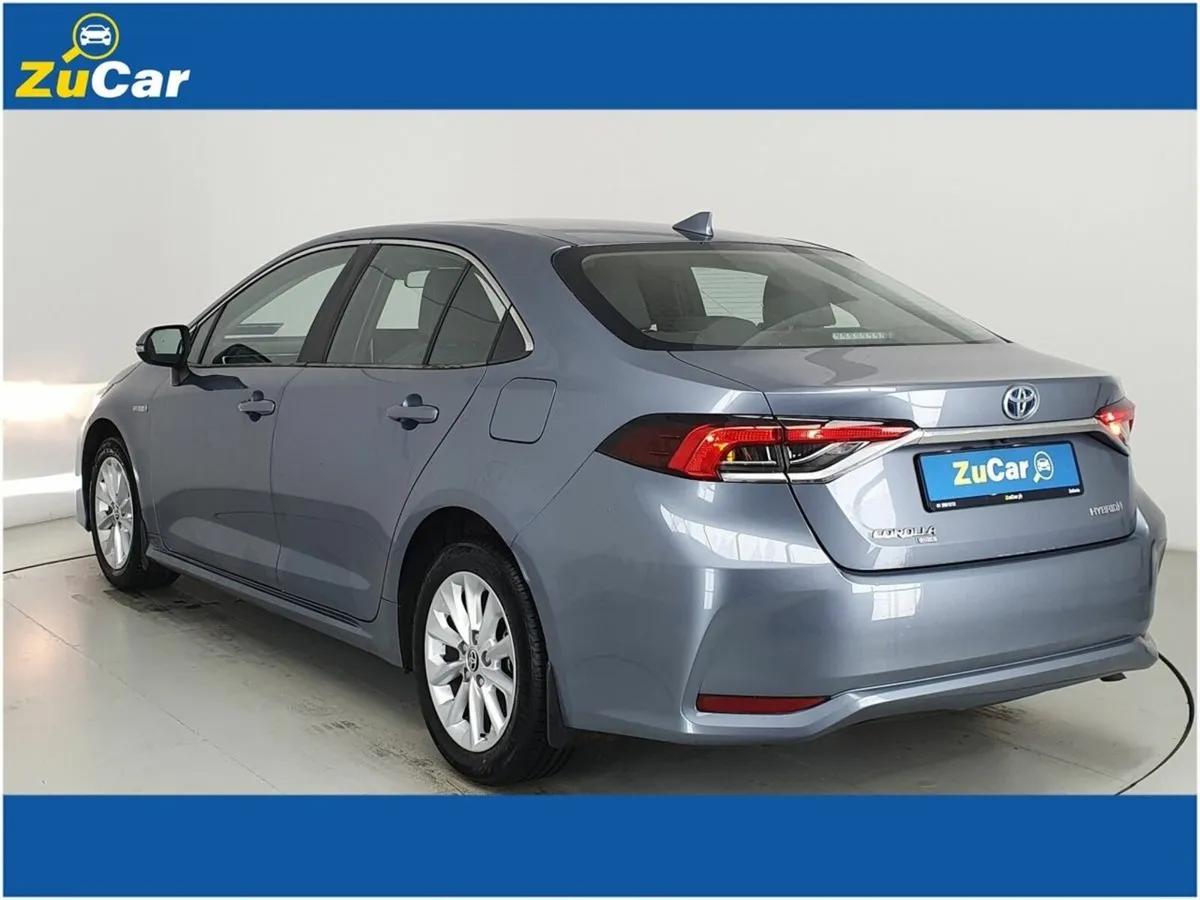 Toyota Corolla 1.8 Hybrid Luna Saloon - Image 3