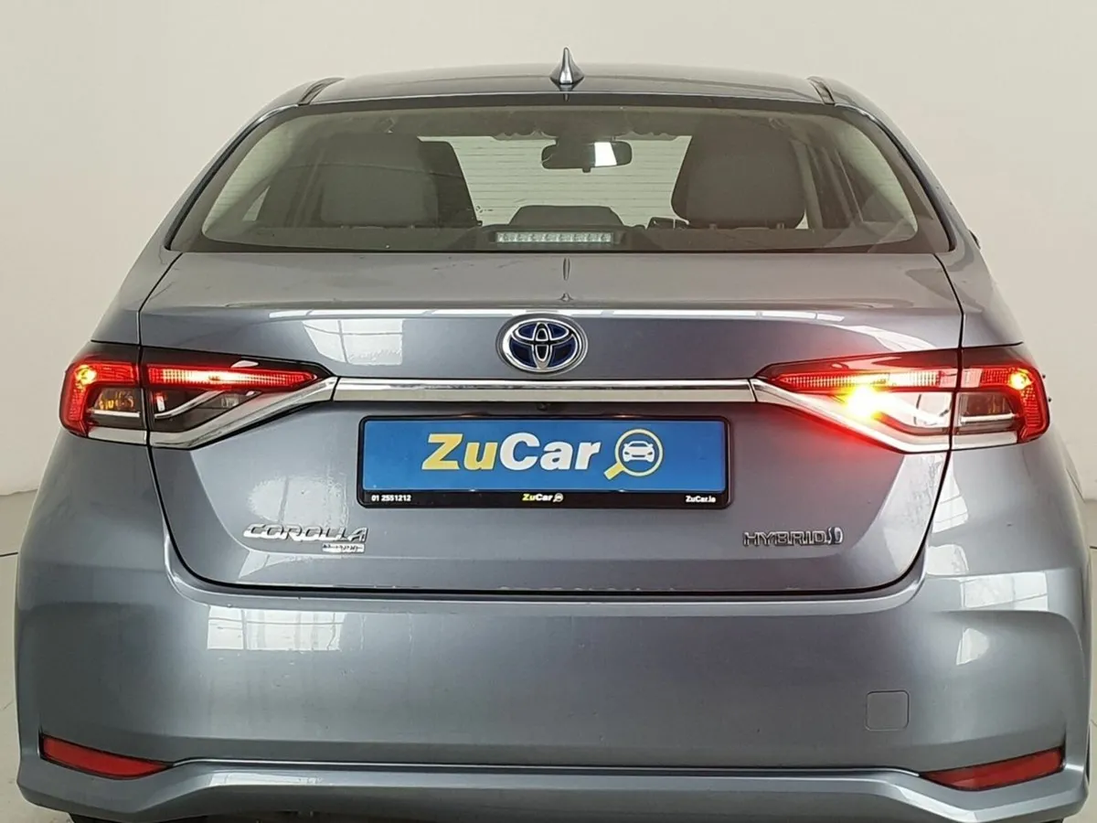 Toyota Corolla 1.8 Hybrid Luna Saloon - Image 4