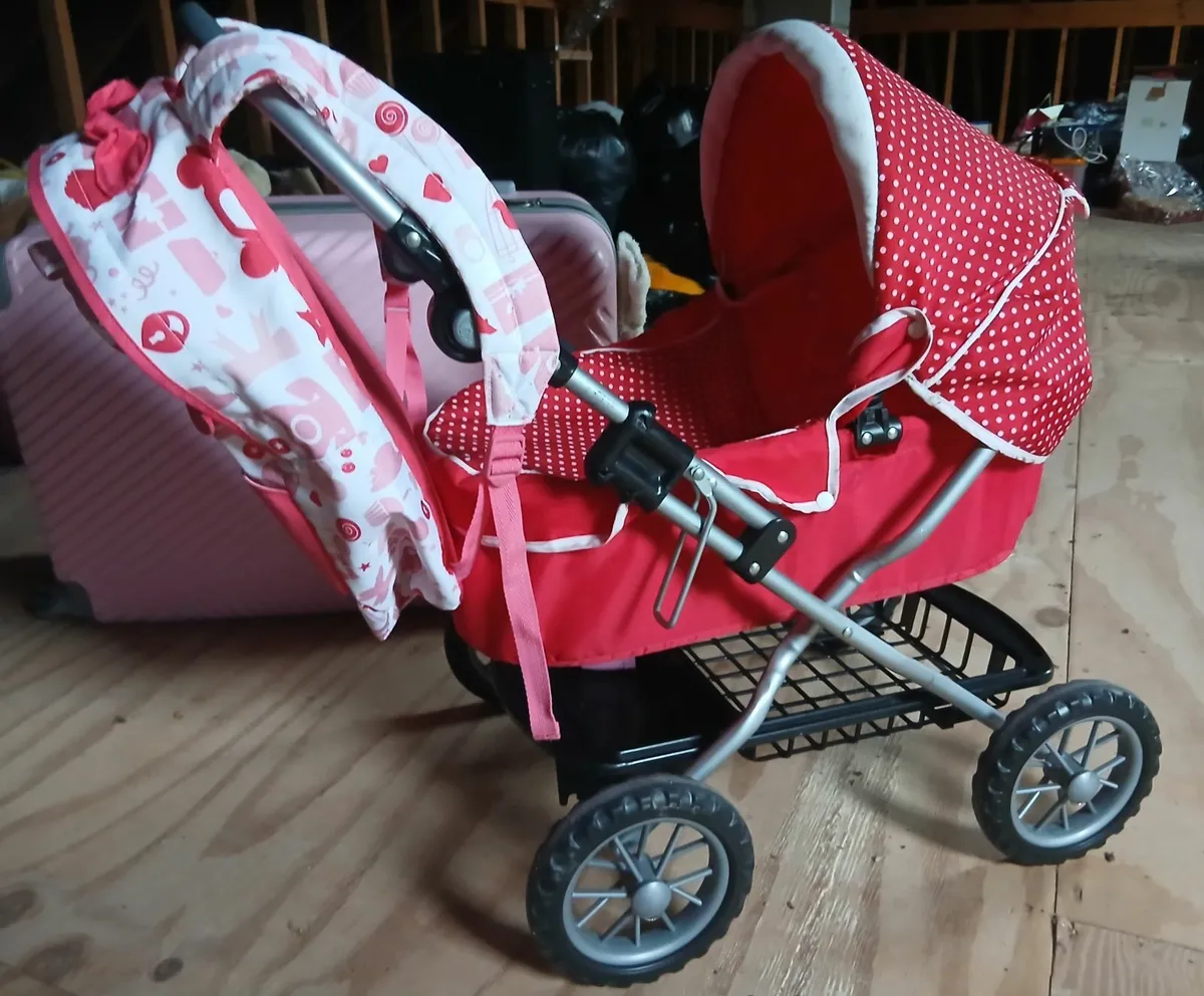 Silvercross Dolls Pram, Changing bag and Bath - Image 1