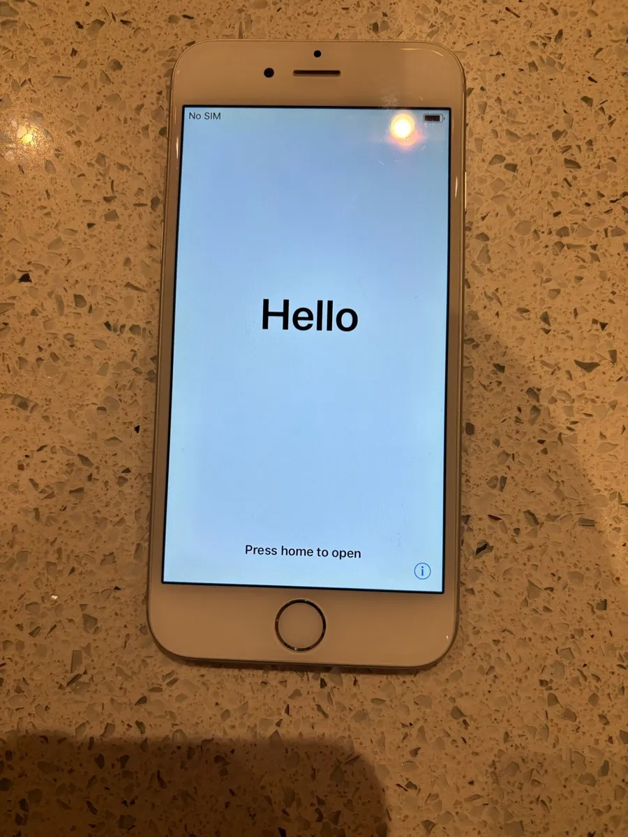 I Phone 6 16GB white - Image 1
