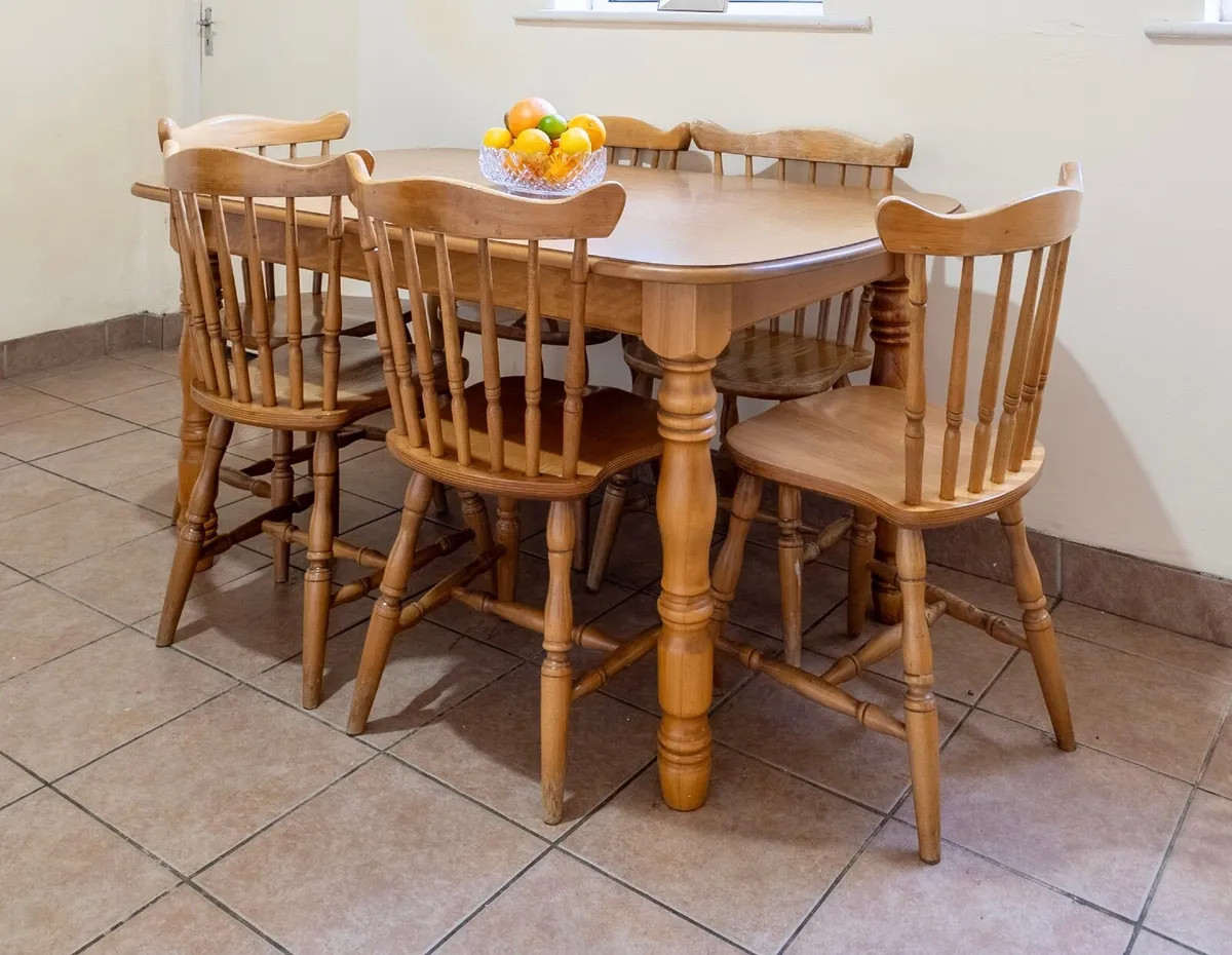 Table and Chairs - Image 1