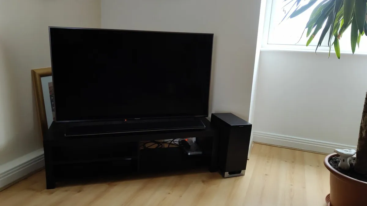 Panasonick 50" 4K Smart Led Tv - Image 1