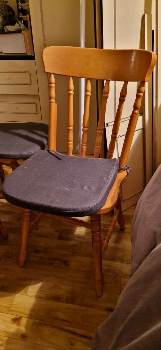 4 kitchen chairs - free - Image 1