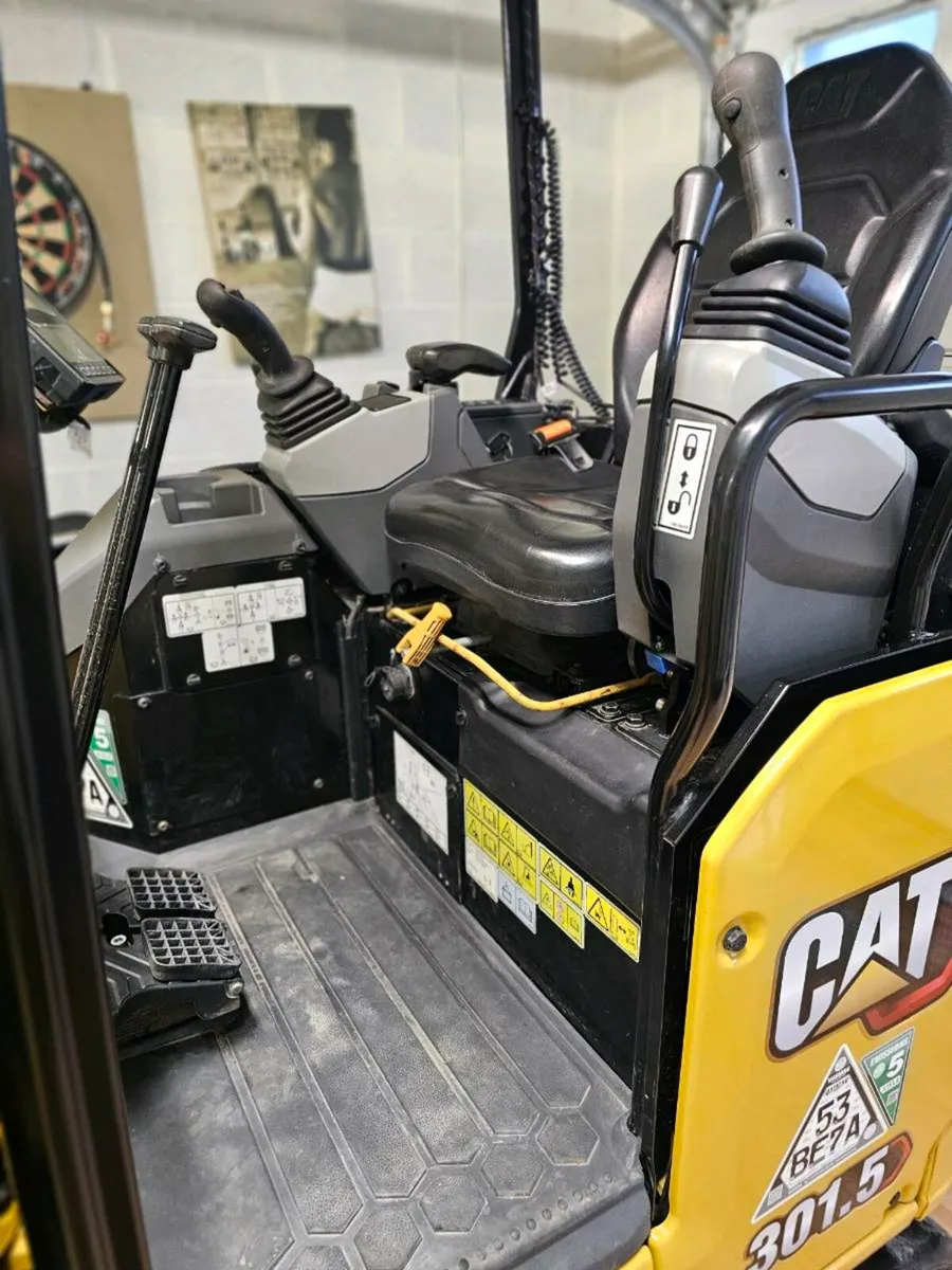 2023 cat Mini digger - Image 2
