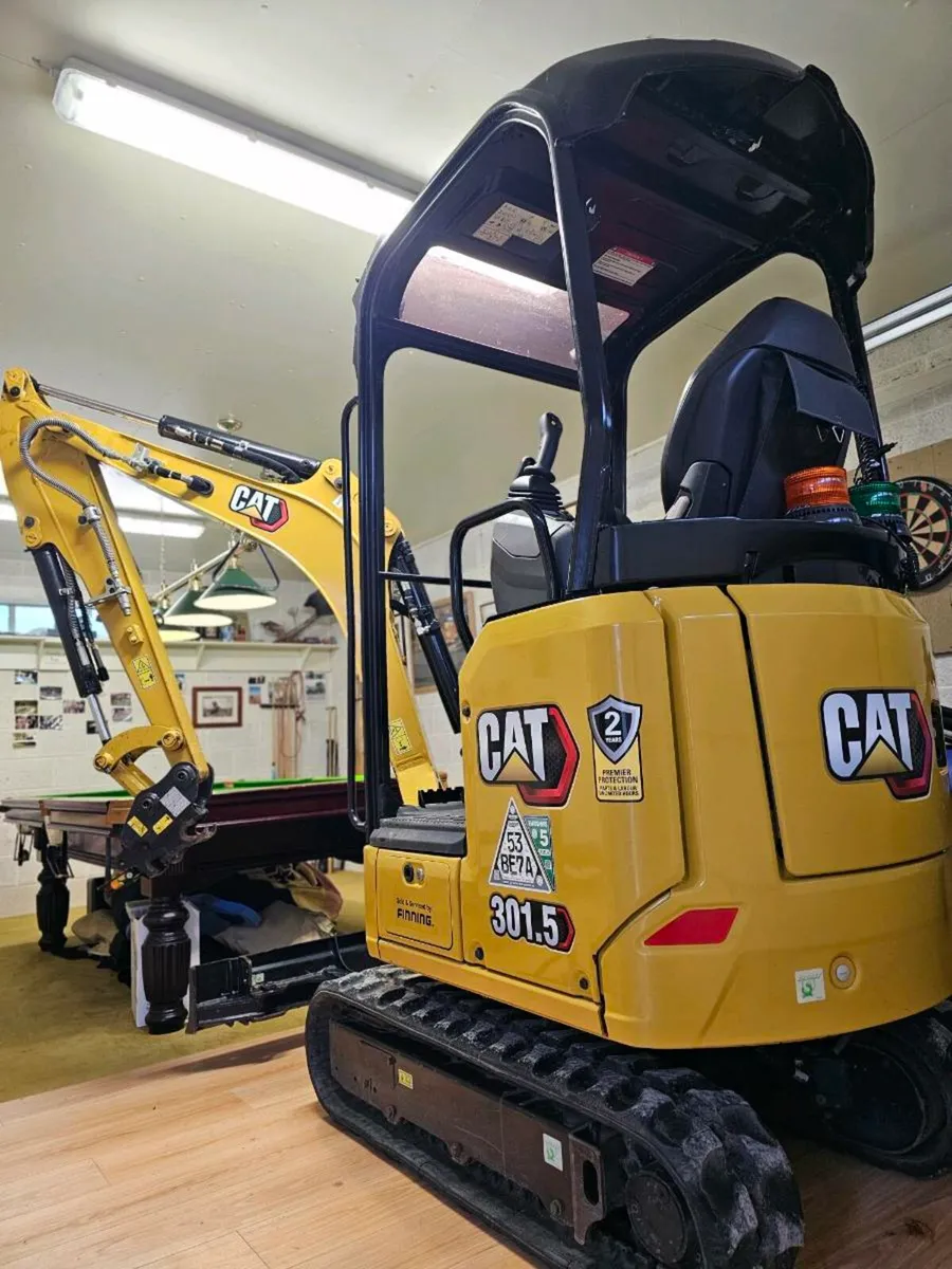 2023 cat Mini digger - Image 1