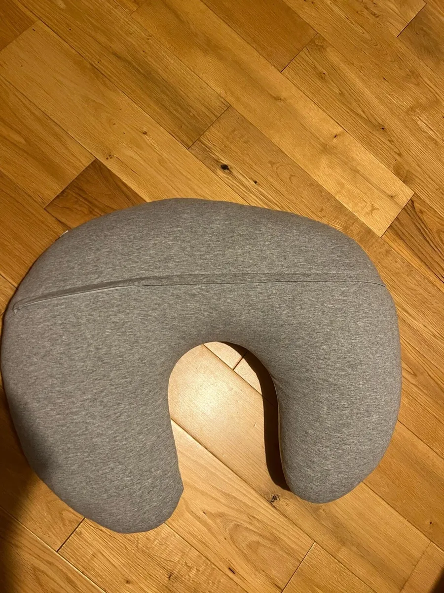 Breastfeeding pillow