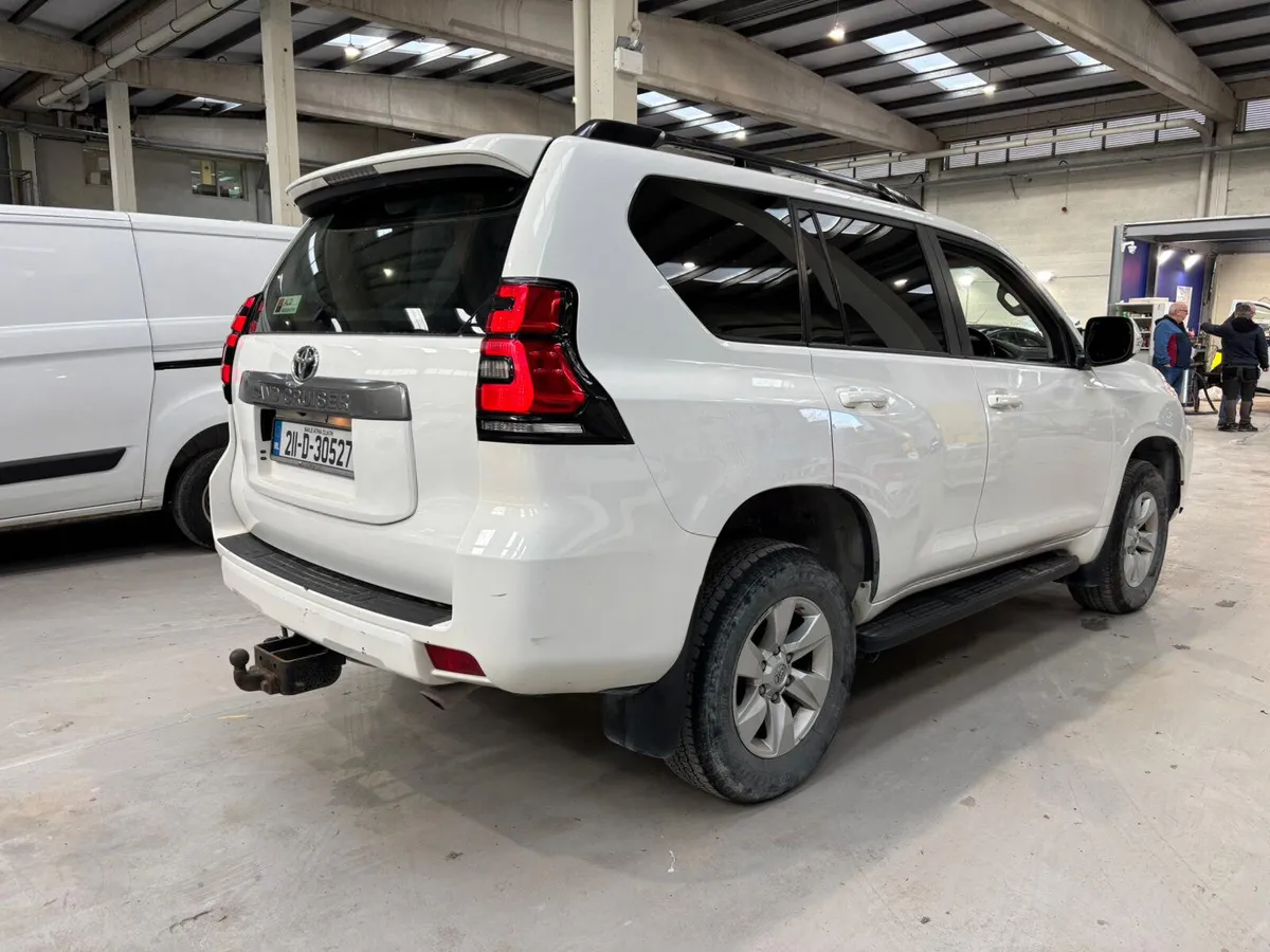 Toyota Land Cruiser 2021 LWB  + vat - Image 3