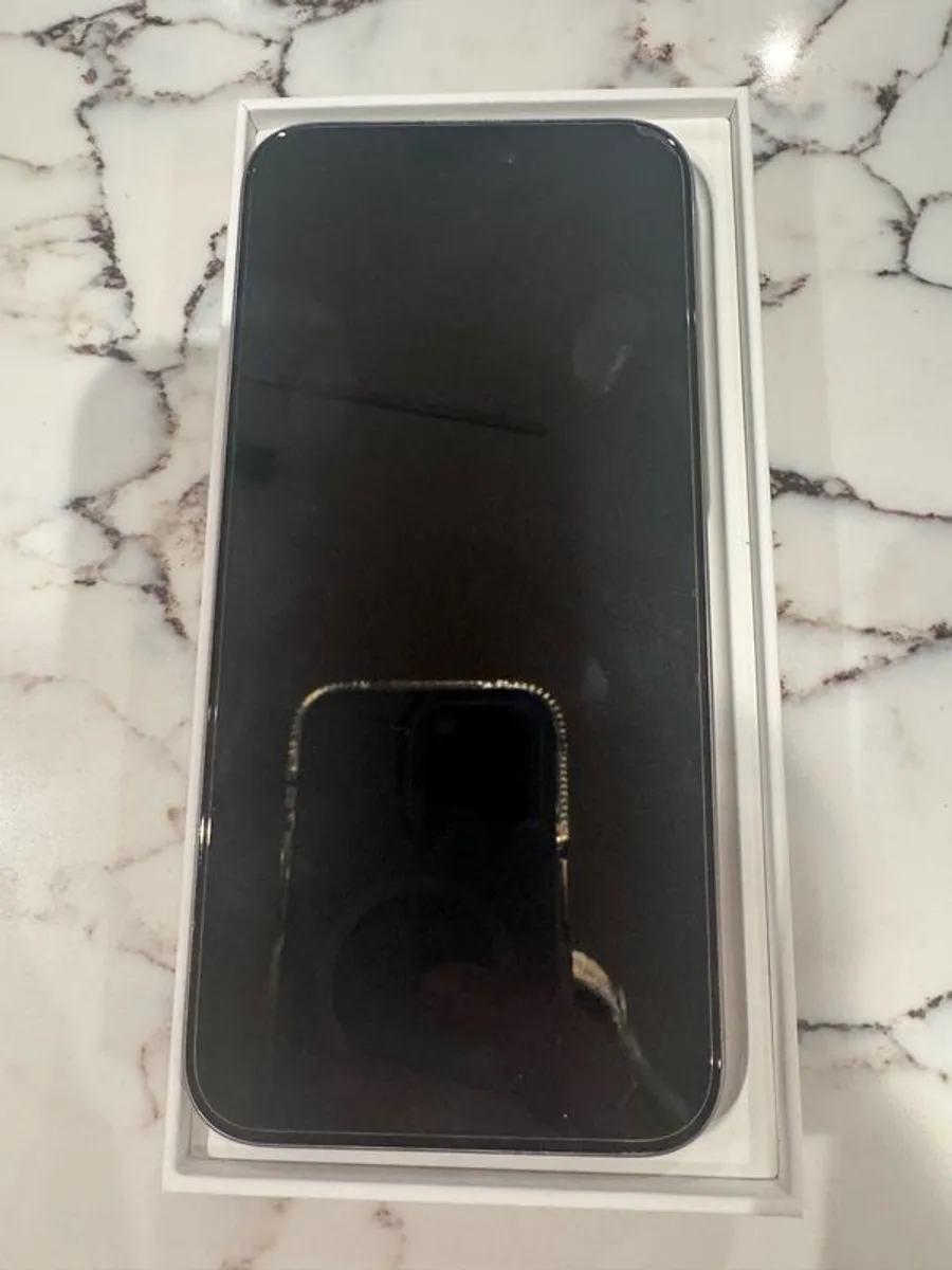 iPhone 15 Pro Max - Image 4