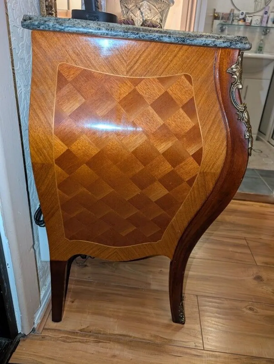 French Style Bombe Marquetry Chest of Drawers - Mid 20th Century - Image 1