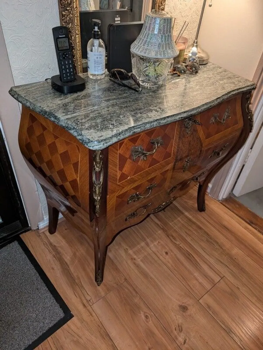 French Style Bombe Marquetry Chest of Drawers - Mid 20th Century - Image 4
