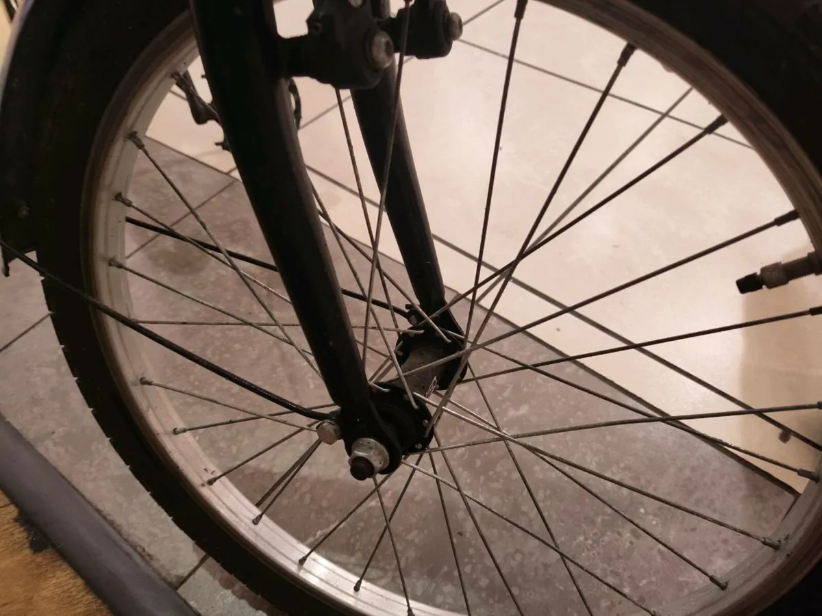 Folding Bicycle for sale 150e - Image 2