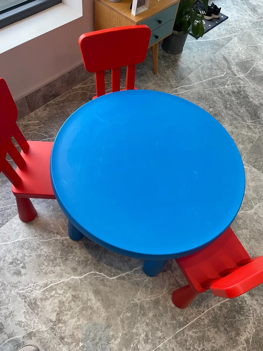 IKEA Kid’s Round table & chairs - Image 2