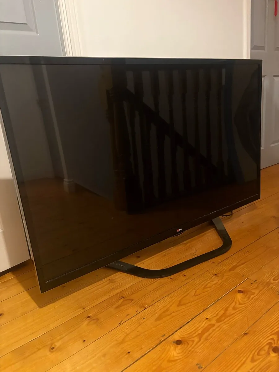 55” Flat screen LG Smart Tv - Image 1
