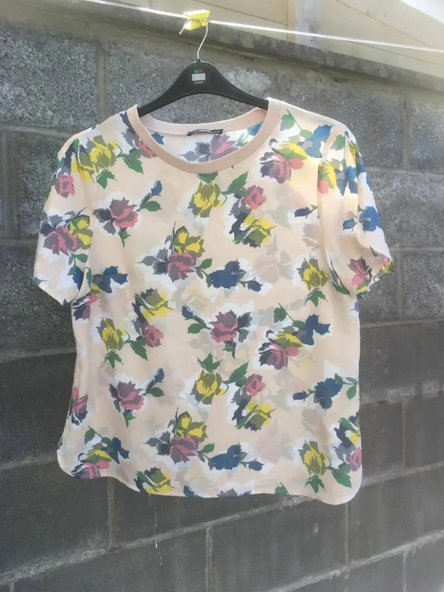 Ladies Tops - Various Designs - see pictures - Image 1