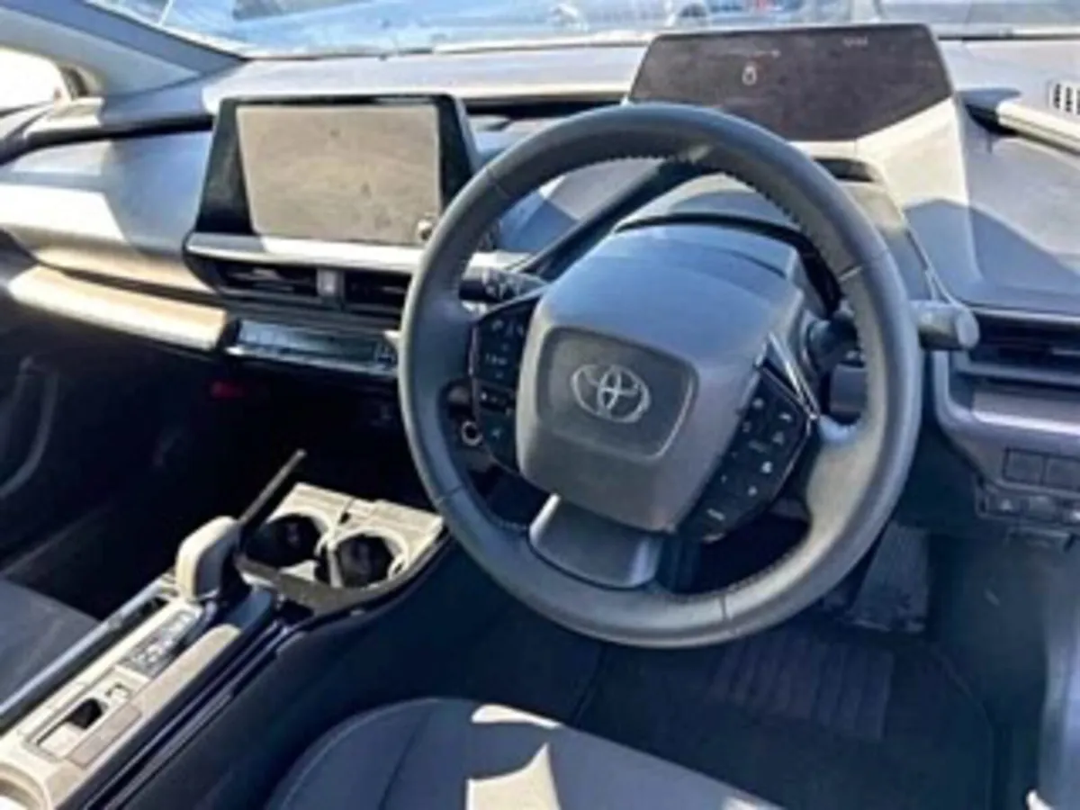2024 Toyota Prius Hybrid Self Charging Automati - Image 2