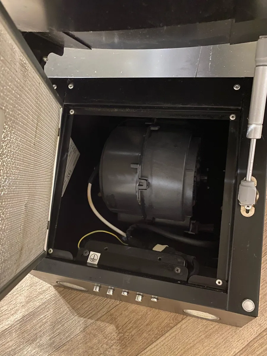 Luxair Curved Glass Cooker Hood - Image 3