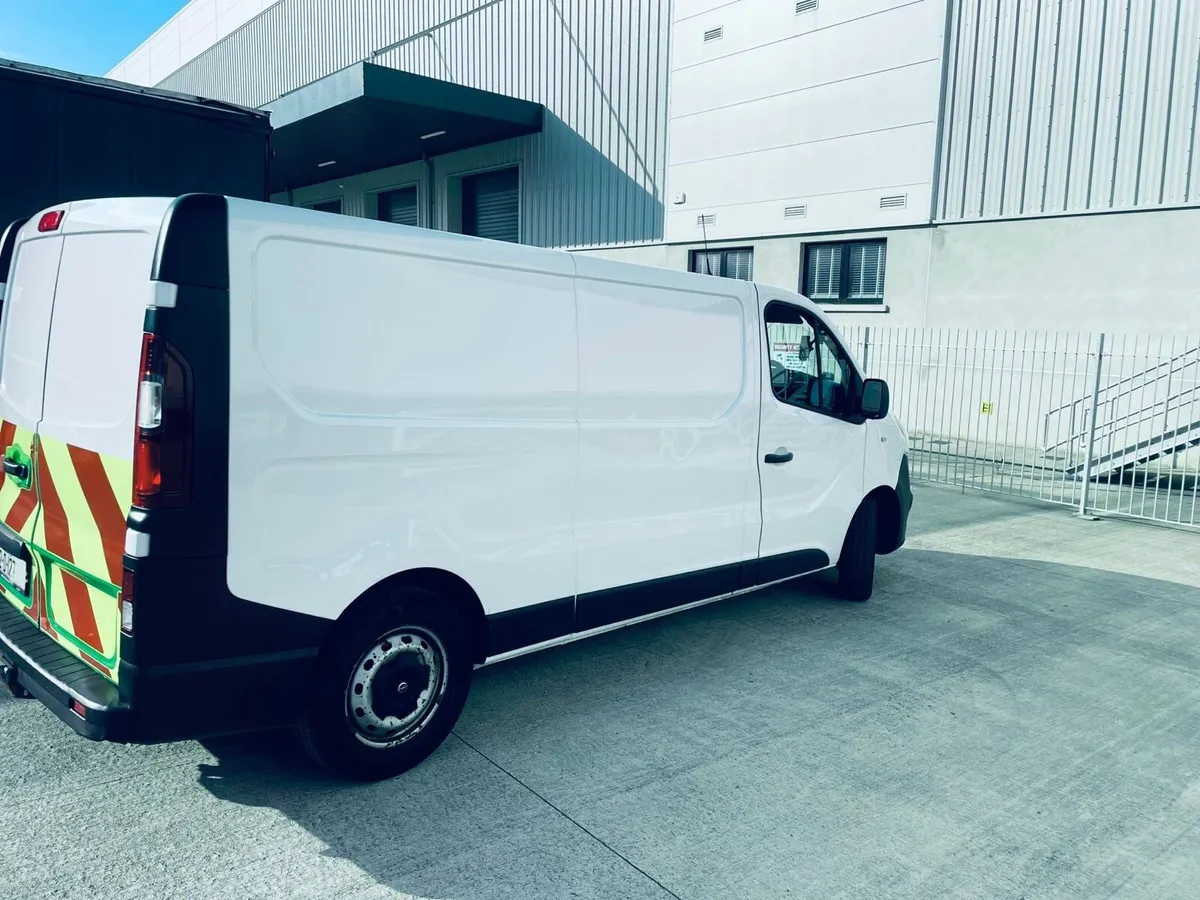 Opel Vivaro - Image 4